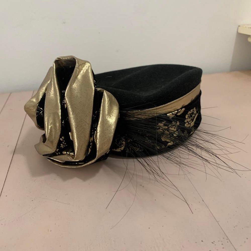 Vintage‎ 1950s wool felt pill box party hat with feathers Kentucky Derby